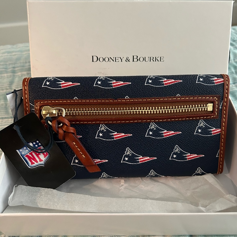 Brand New With Tags Dooney & Bourke Patriots Wallet